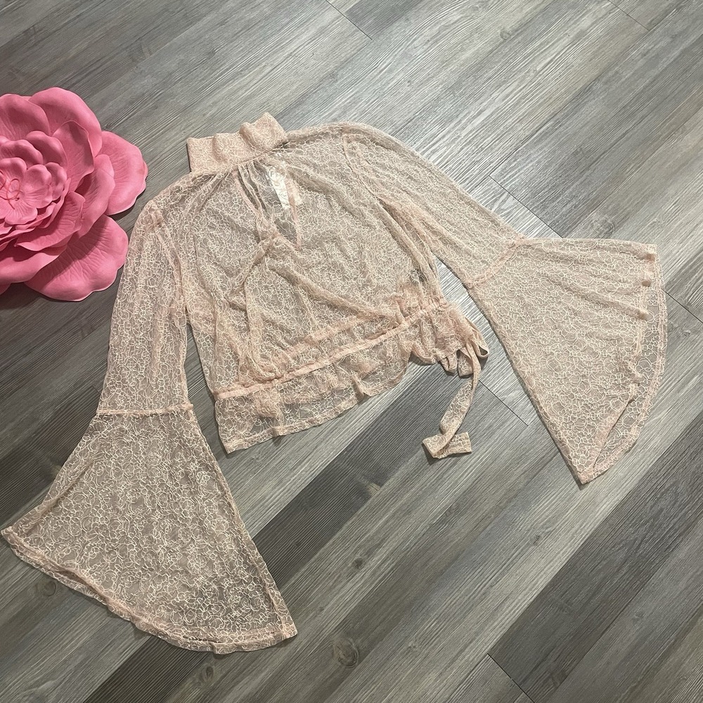 FASHION TO FIGURE Sz 0 (XL) Blush Nicola Lace Bell Sleeve‎ Sheer Top Feminine